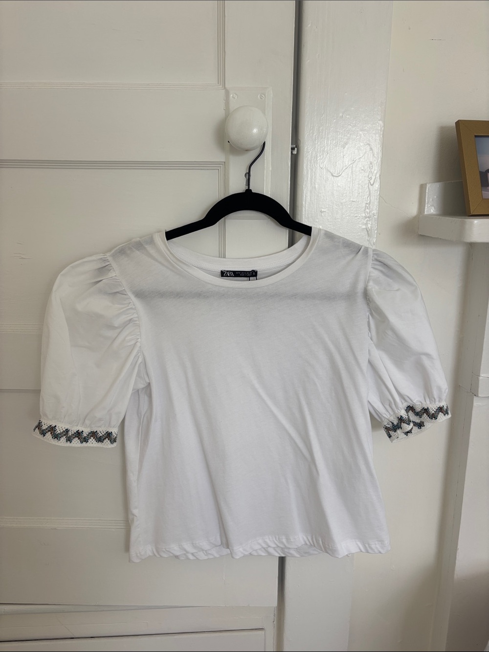Zara White Puff-Sleeve Tee with Zigzag Trim